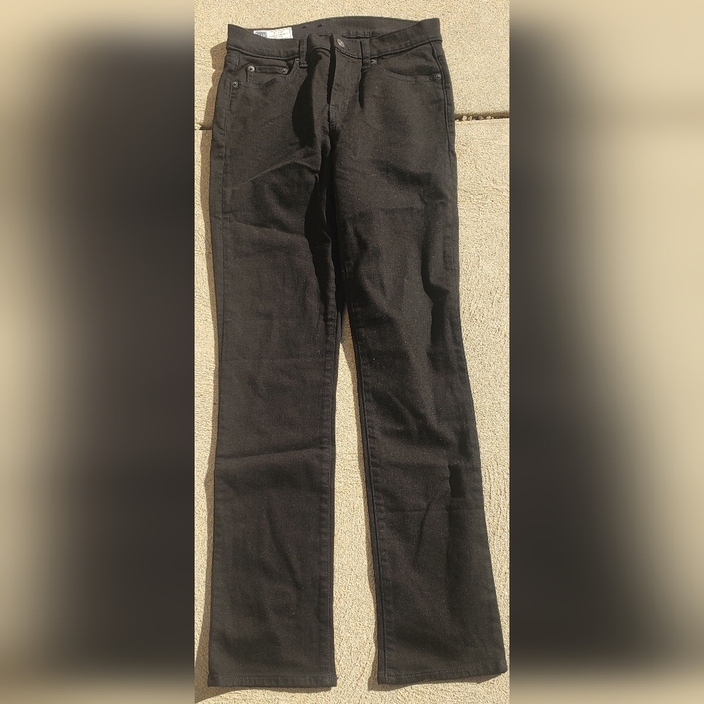 GAP straight leg jeans size 27